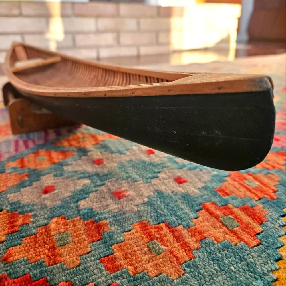 Antique wooden model canoe - Picture 8 of 10